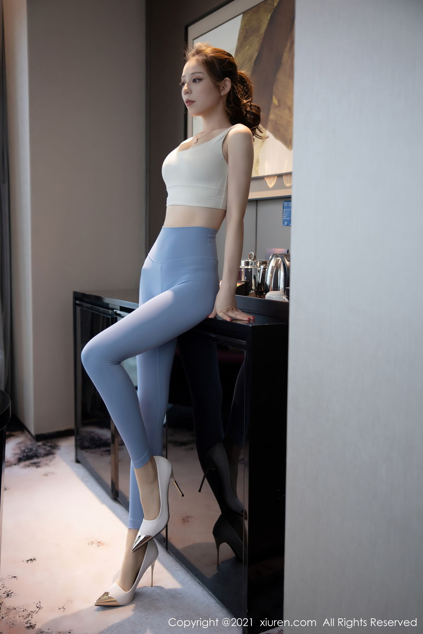 秀人网美女模特言沫超紧身运动服健美身材小蛮腰主题写真-御萝部落-御萝部落